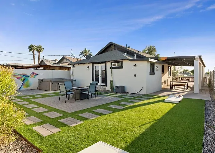 Hummingbird Harmony House With Bbq And Hot Tub In Downtown Apartment Phoenix